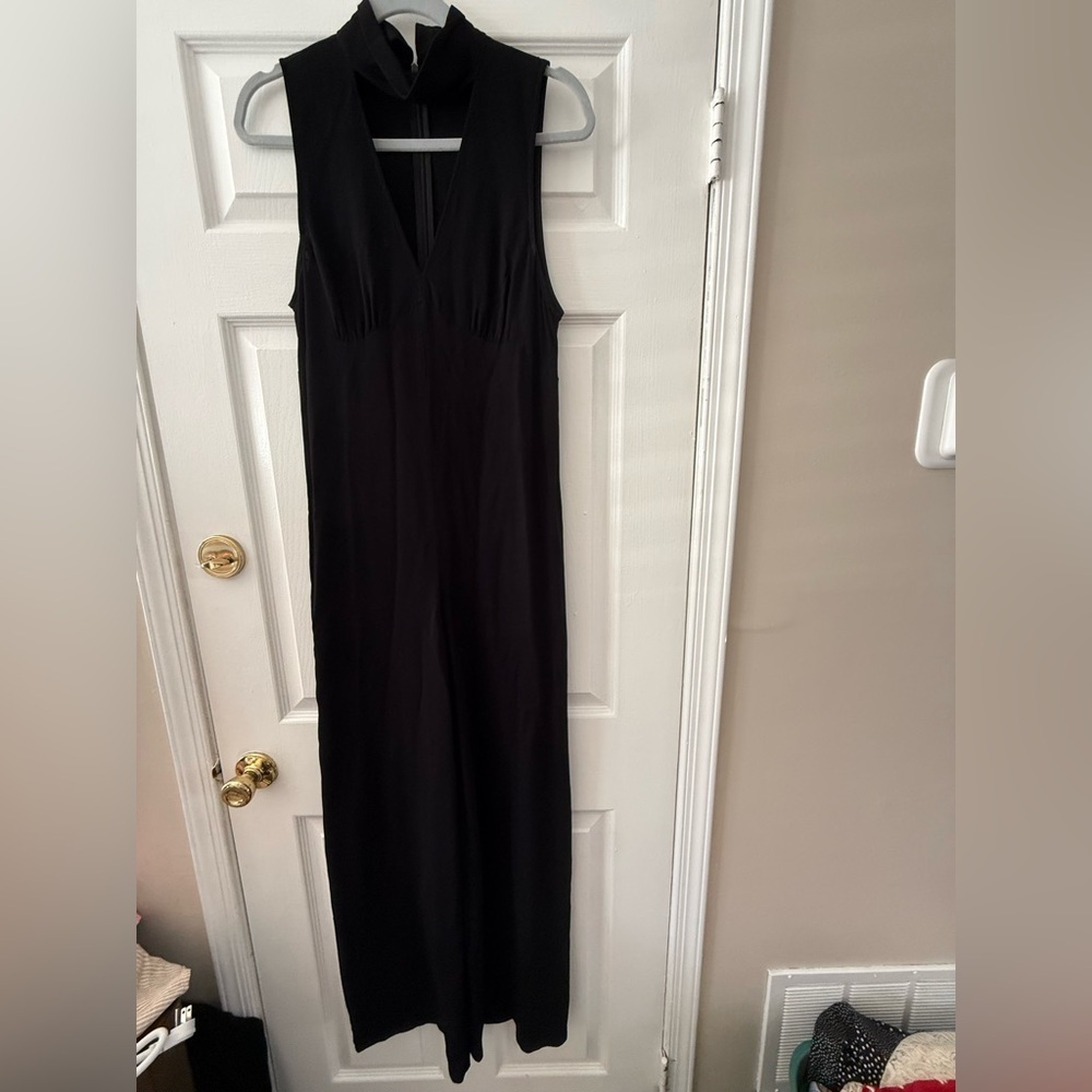 Zara Black Sleeveless Jumpsuit with V-Neck